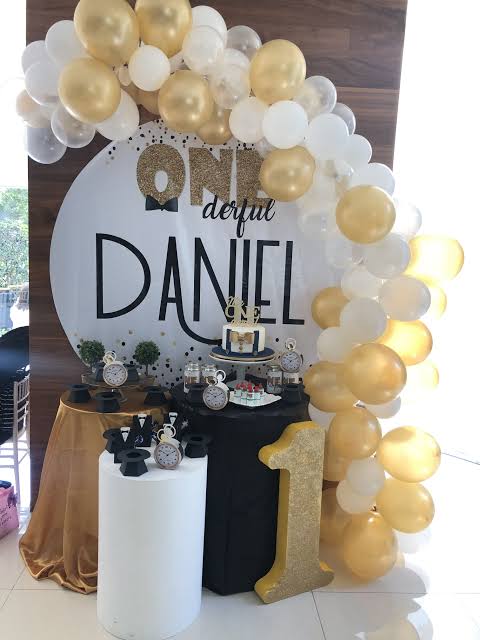 Golden White Arch Balloons Garland